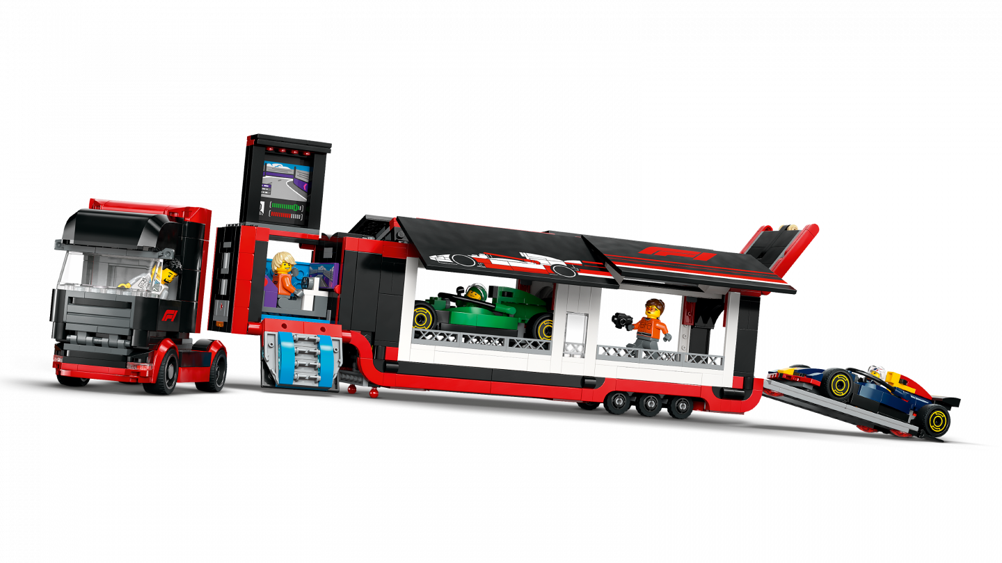 F1® truck met RB20 en AMR24 F1® auto's — Afbeelding 3