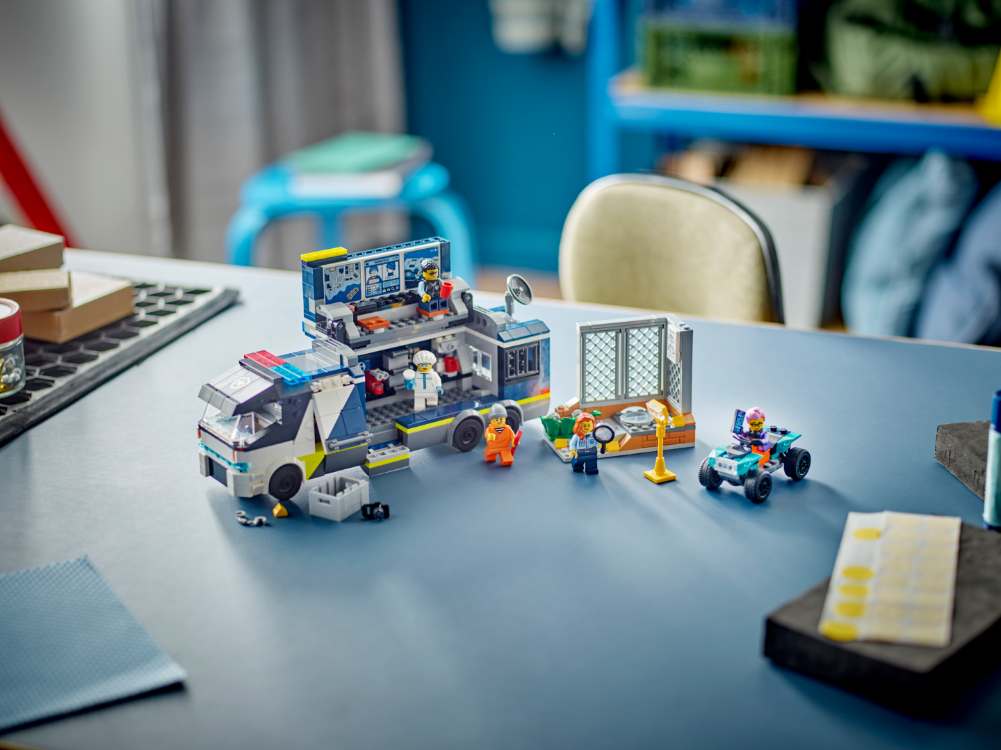 Politielaboratorium in truck — Afbeelding 9