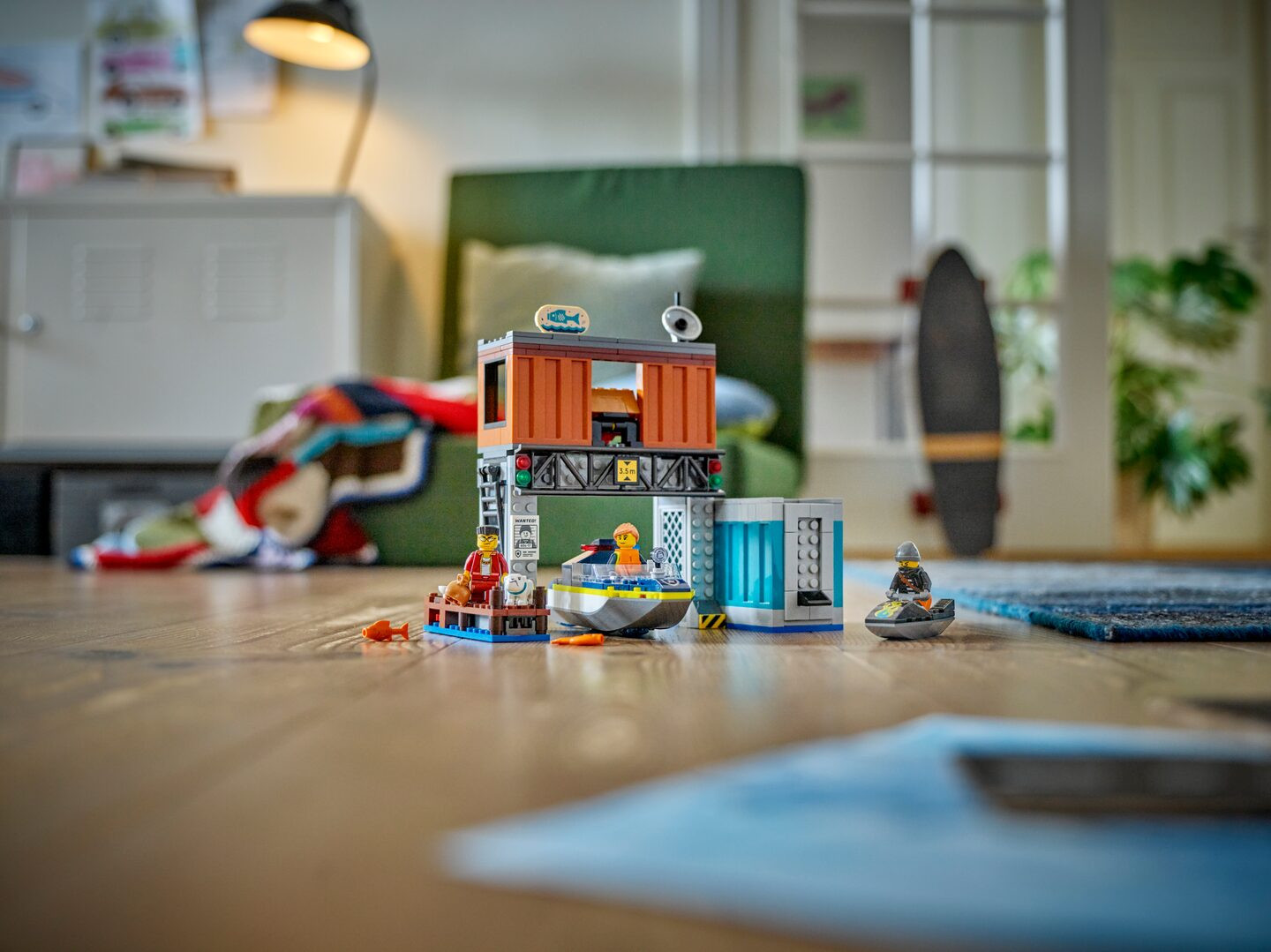 Politiespeedboot en boevenschuilplaats — Afbeelding 10