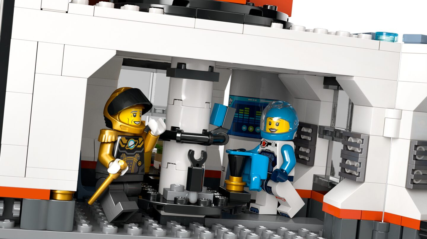 Ruimtebasis en raketlanceringsplatform — Afbeelding 4