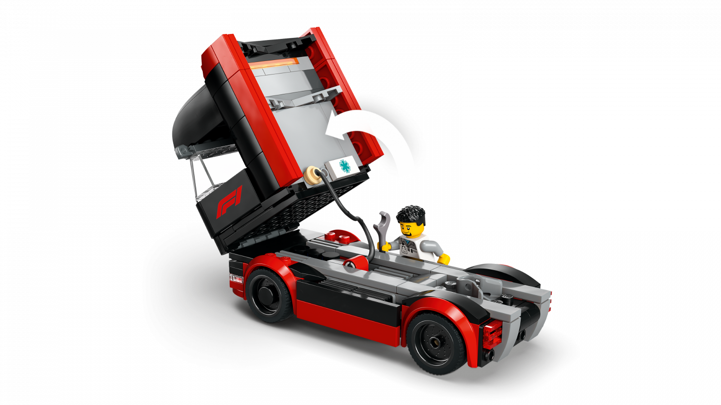 F1® truck met RB20 en AMR24 F1® auto's — Afbeelding 5