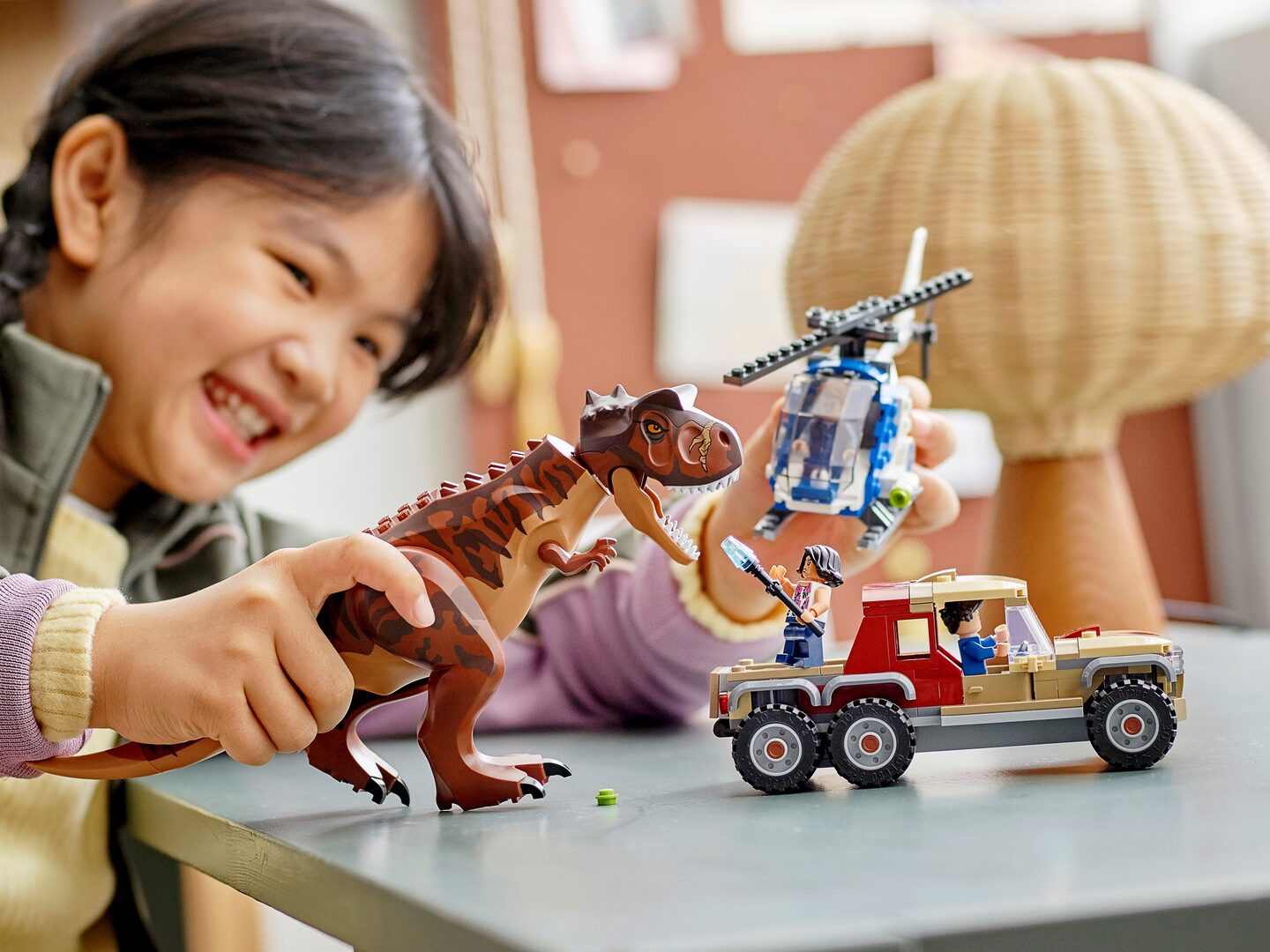 Achtervolging van dinosaurus Carnotaurus — Afbeelding 11
